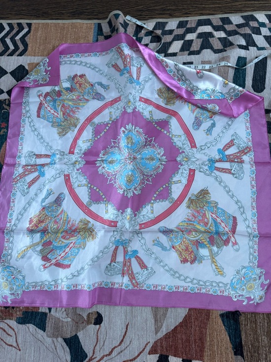 Silk-Feel Pink Paisley & Chain Print Scarf - Picture 4 of 7